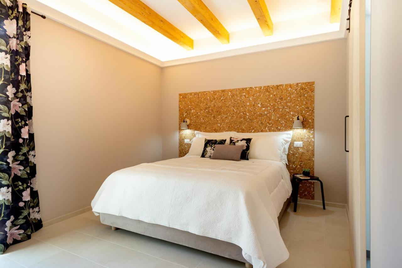 La Via Rooms And Terrace Olbia Kültér fotó
